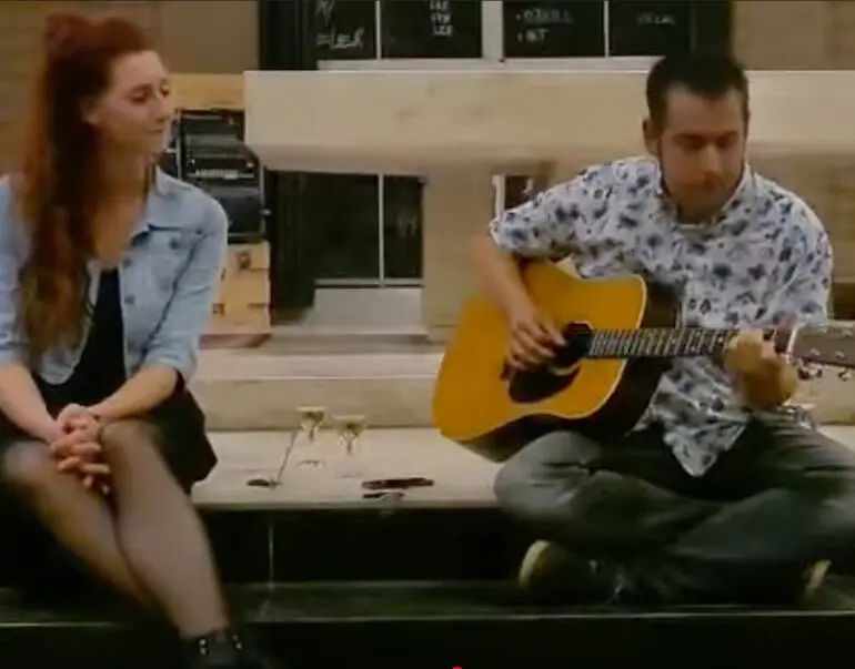 Pauline en Mark Autumn leaves